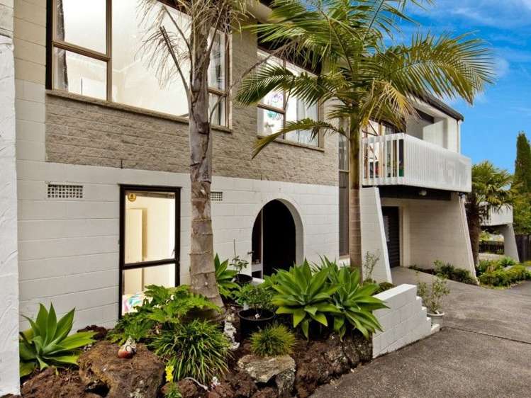 2/2 Brian Avenue Forrest Hill_15