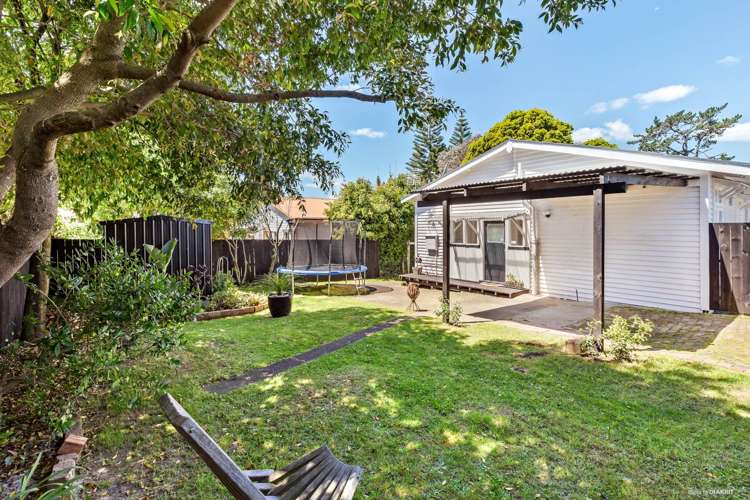 11 Malam Street Glen Eden_9