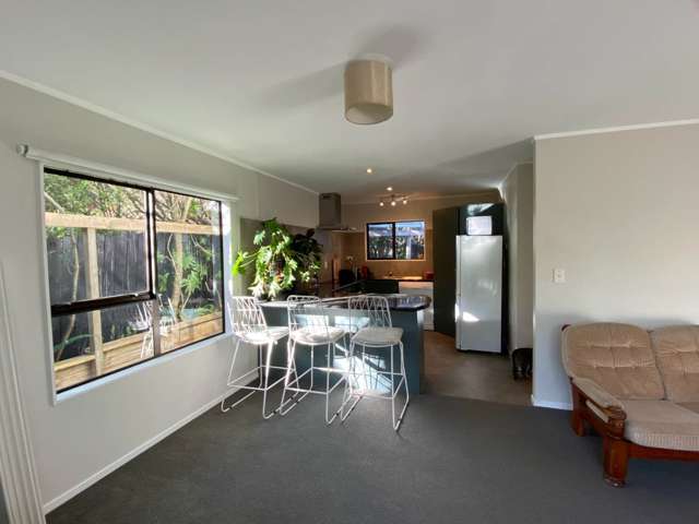 8 Springtime Crescent Stanmore Bay_4
