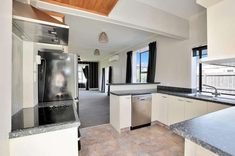 117 Creek Road Allenton_13