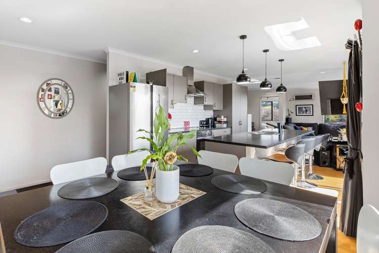 66 Village Park Drive Welcome Bay_10