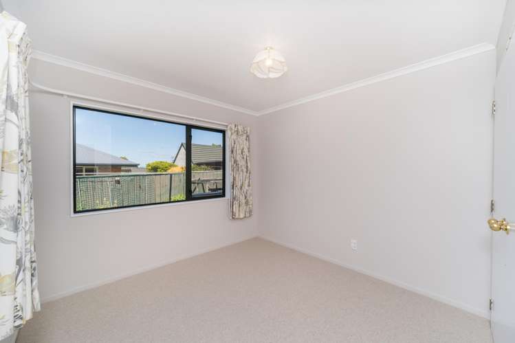 7 Saint Johns Close (off West Street) Feilding_10