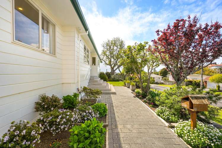 6 Luplau Crescent Cockle Bay_30