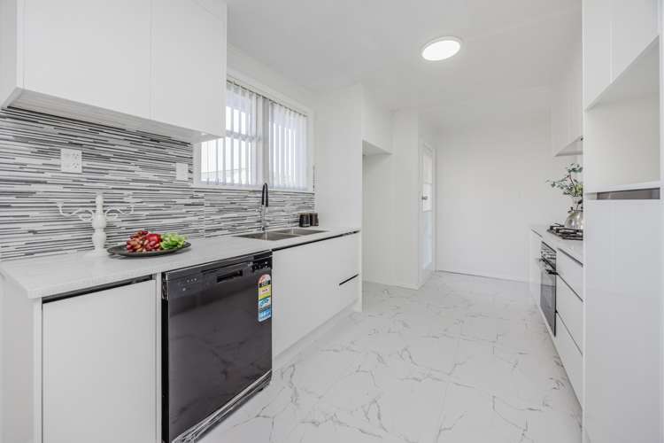 21 Farnborough Crescent_3