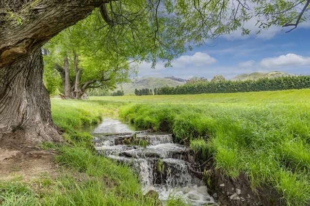 'Stonyroyd' Immaculately Presented Deer Farm