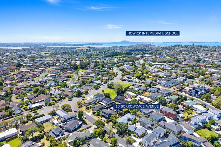 10 Borrowdace Avenue Botany Downs_35