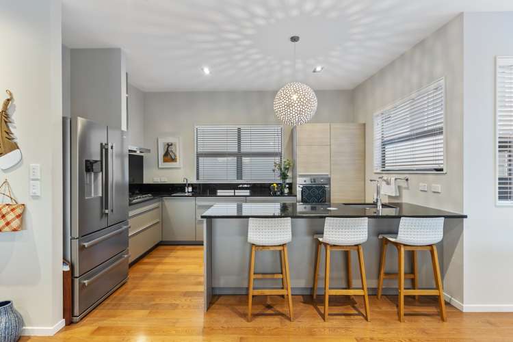 6/8 Wilk Lane Browns Bay_5