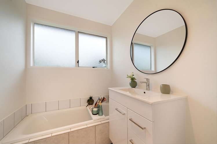 13 Leo Street Glen Eden_11