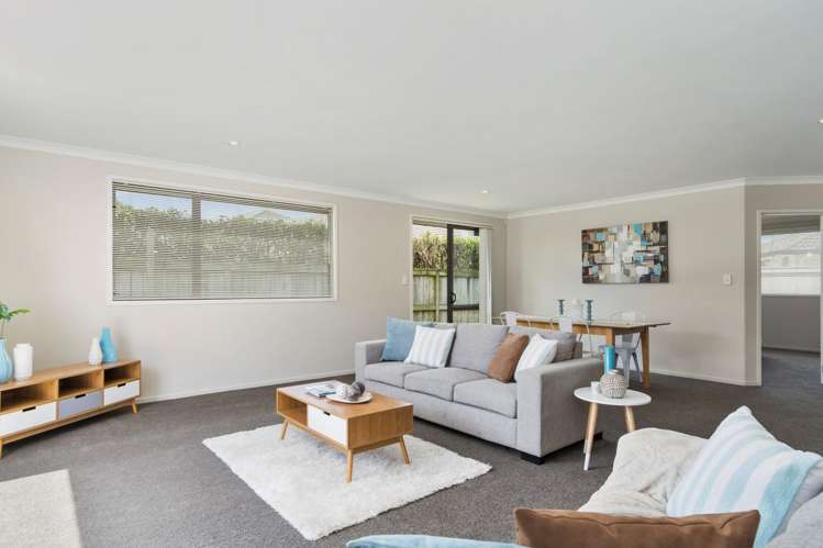 8 Blossom Grove Papamoa_4