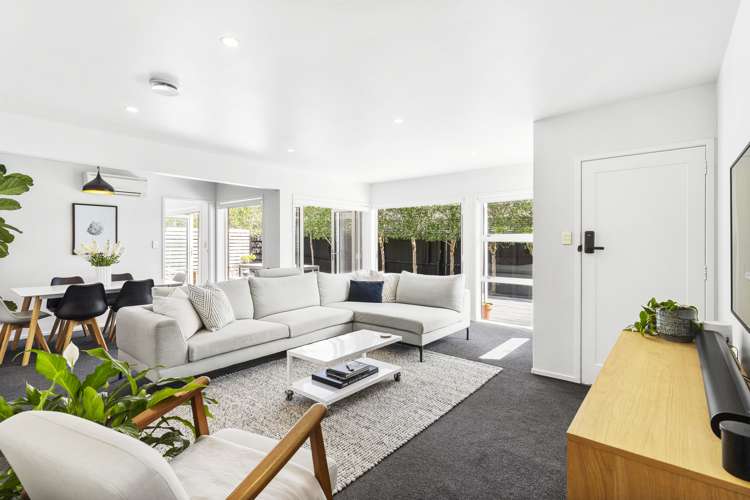 2/3 Knightsbridge Drive Forrest Hill_8