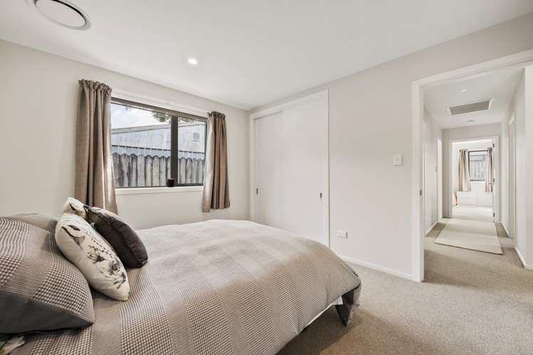 208A Queens Drive Lyall Bay_11