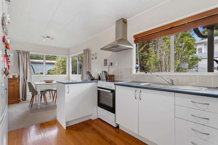 2/56 Waipani Road Te Atatu Peninsula_1