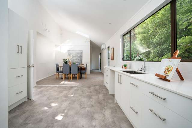 Spacious 4-beds! -Opportunity & Seriously Selling!