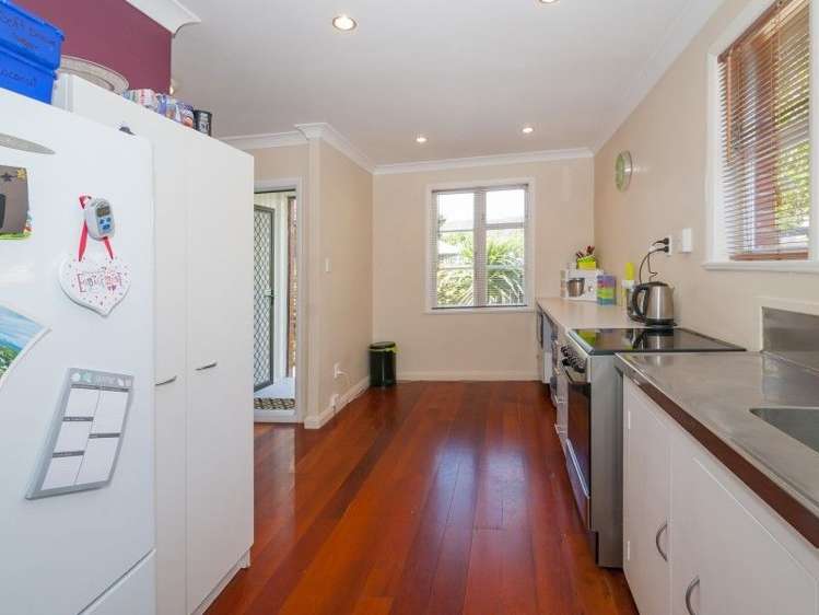 54 Waddington Drive Naenae_8