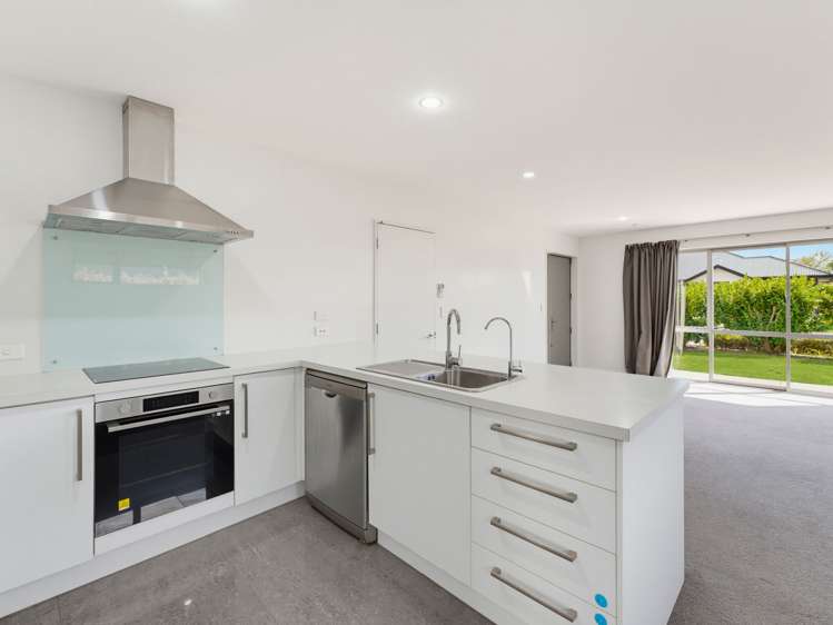 17 Charente Way Yaldhurst_5