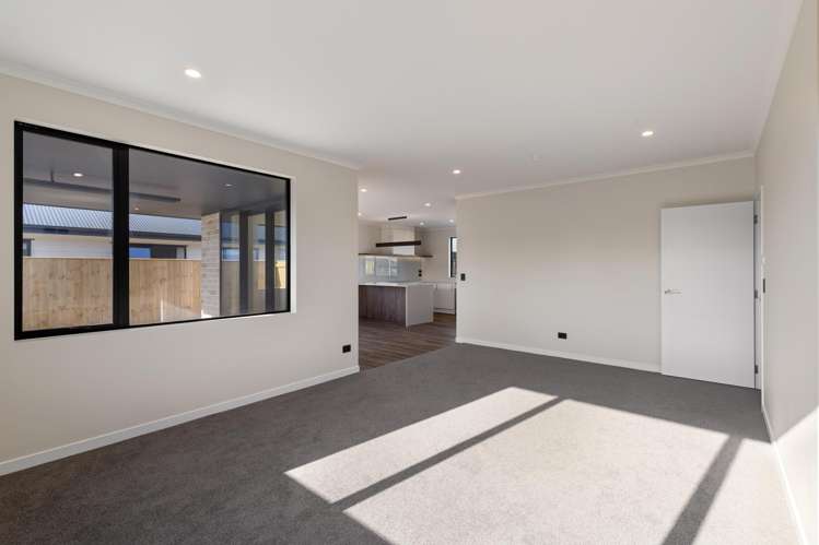 111 Churcher Street Feilding_11