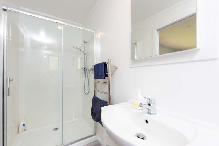 24 Fairlie Crescent Opononi_11