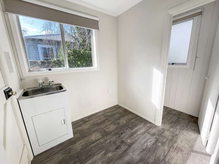 201a College Street 2147_8