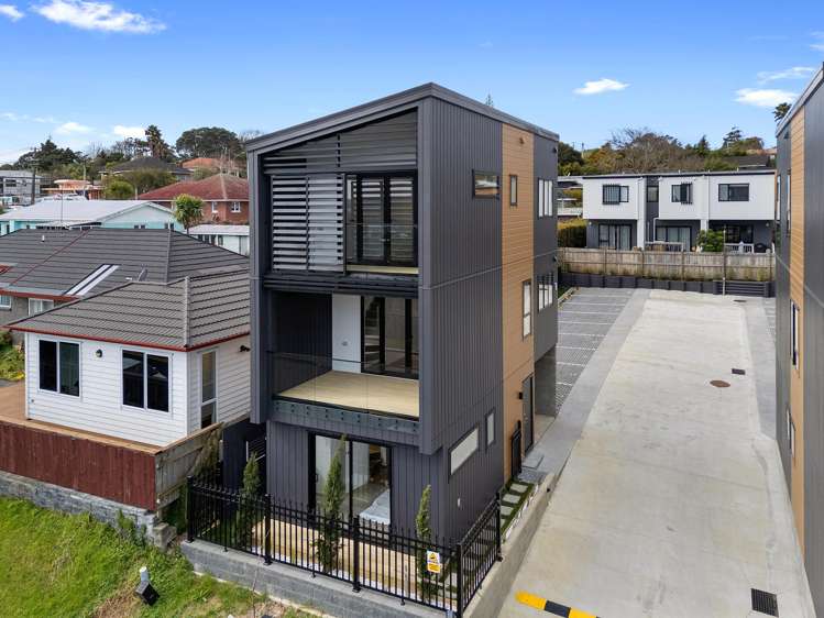 1-6,10-12/16-18, 20 42 Captain Scott Road Glen Eden_38