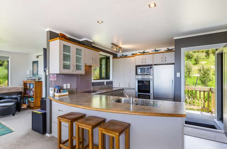 31 Turangitukua Terrace Kuratau_17