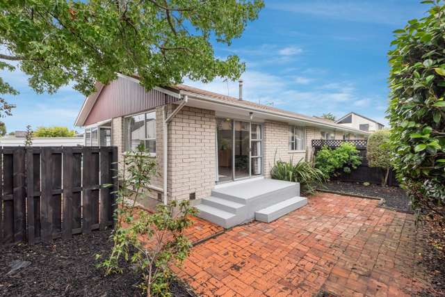 Vendors Liquidating - Serious Sale