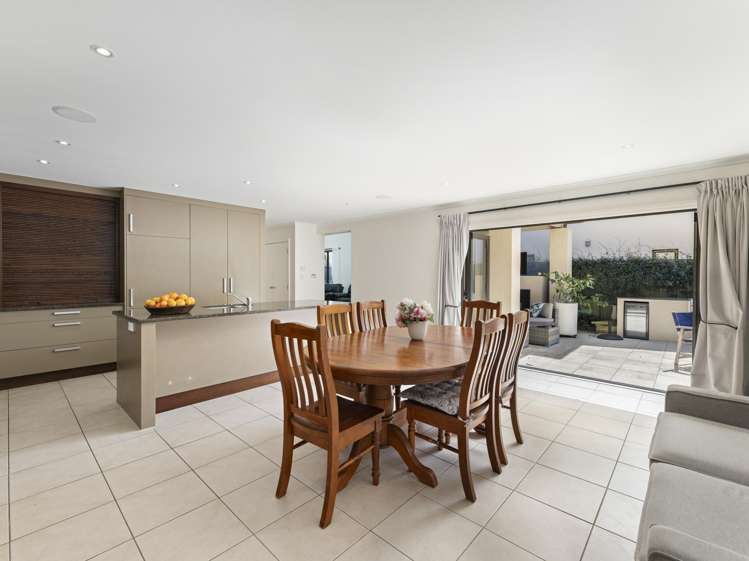 25 Bridgefield Crescent Flat Bush_8