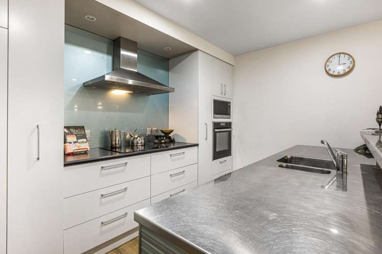 GC/20 Pakenham Street East  (with 2 carparks) 10015_4