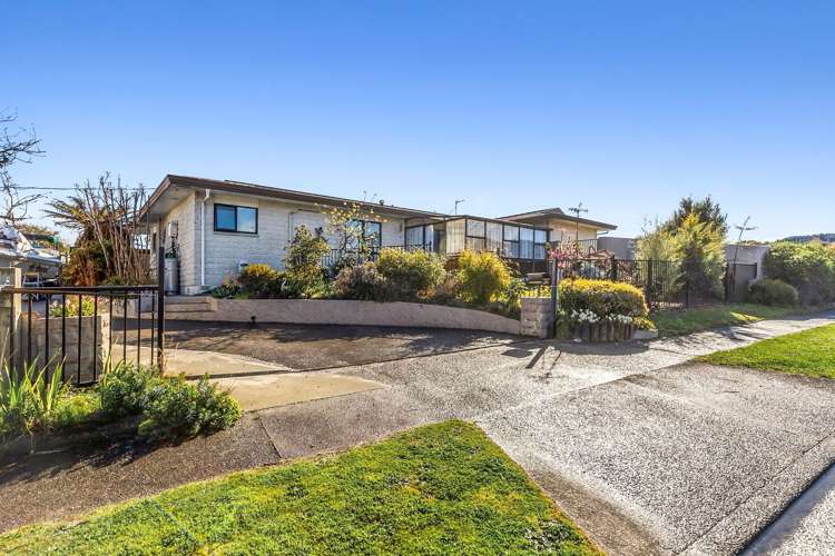 17 Lord Auckland Road Wakefield_11