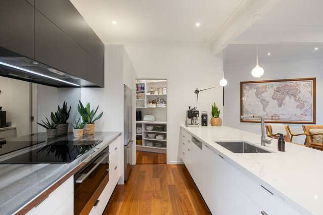 703 River Road Chartwell_4