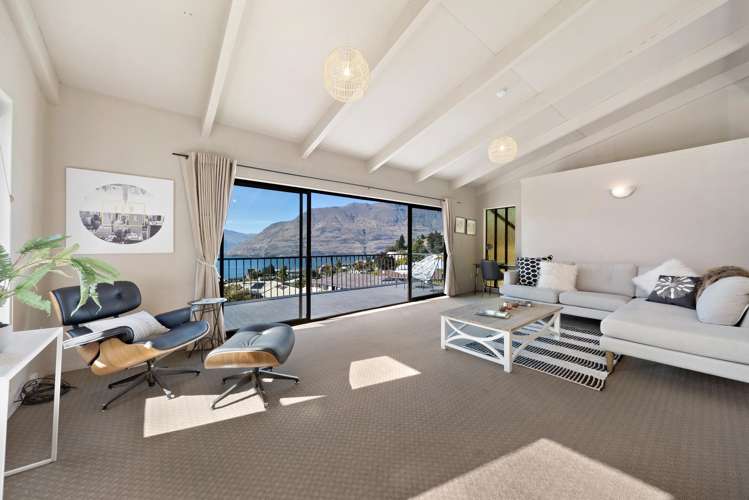 38 Avalon Crescent Fernhill/Sunshine Bay_13