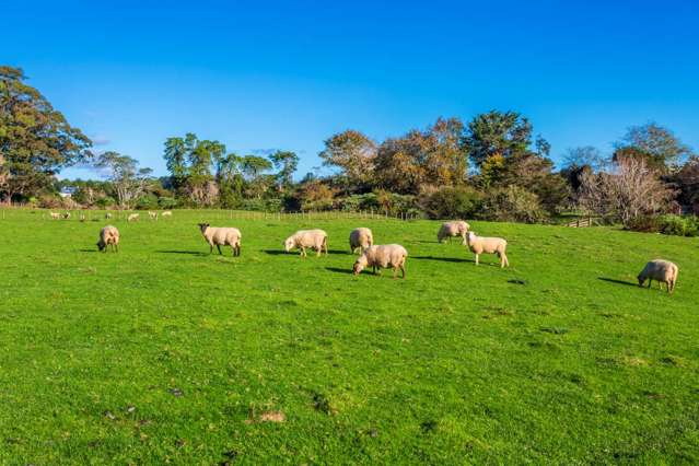 Rural Lifestyle– Minutes from Westgate