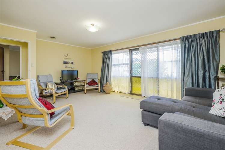 2/8 Prictor Street Papakura_9