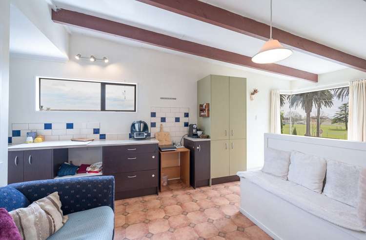 Upstairs/365 Lower Queen Street_0