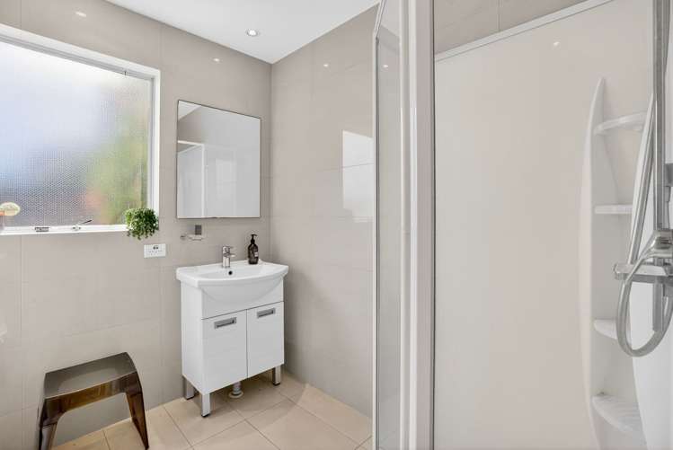 27 Gulf Crest Bucklands Beach_35