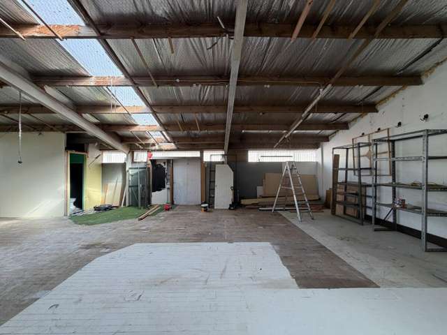 Front Tenancy, 46 Wharf Road Te Atatu Peninsula_1