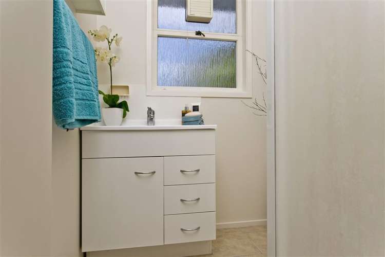 1/12 Downing Street Glenfield_9