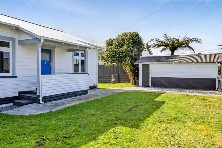 10 Erin Street Hawera_23