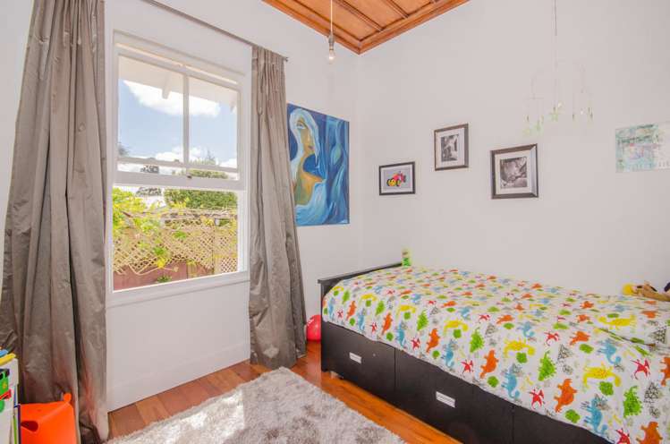 7 Miltonia Avenue Te Atatu South_12