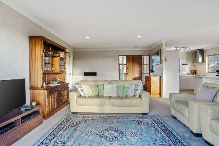 1/9 Ribbonwood Crescent Goodwood Heights_1