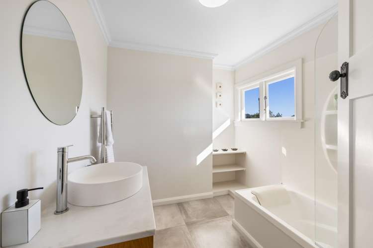 26 Baring Terrace Strandon_19