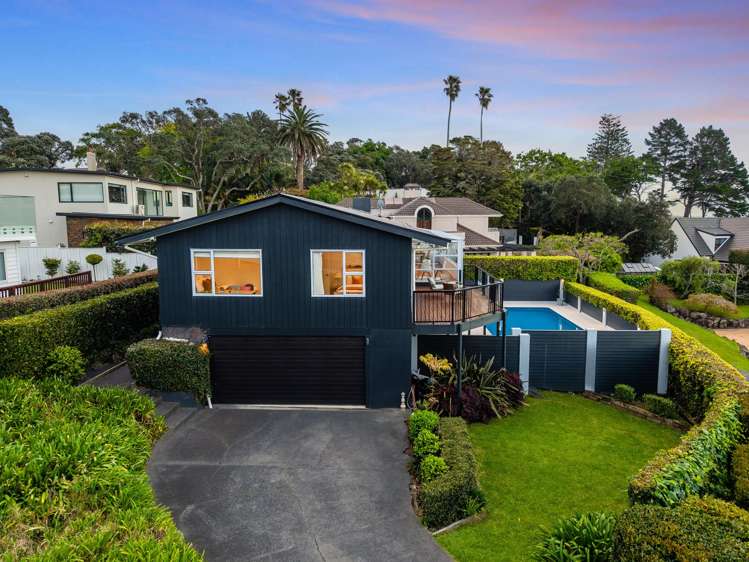 16 Burford Place Mellons Bay_41
