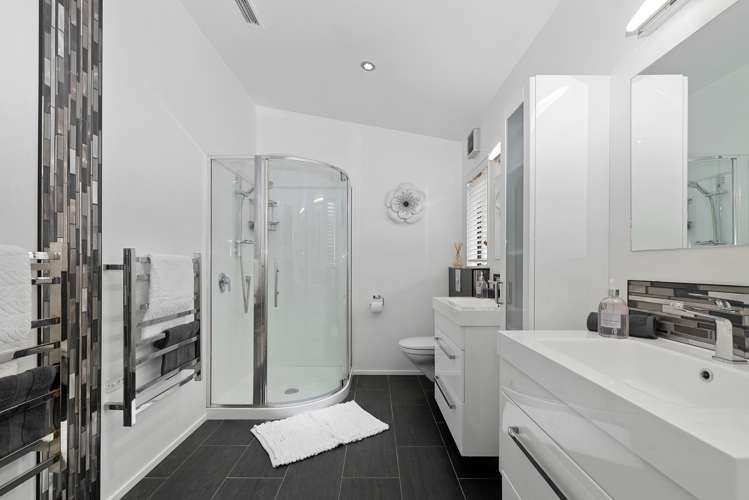 6 Paul Street Pukehangi_18