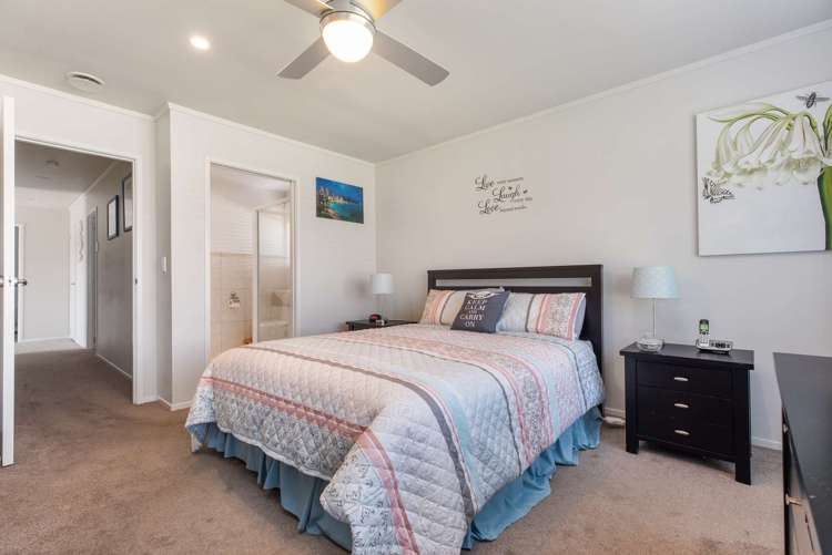 6 Tyrian Close Half Moon Bay_10