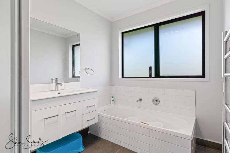 23 Calla Street Maungaturoto_13