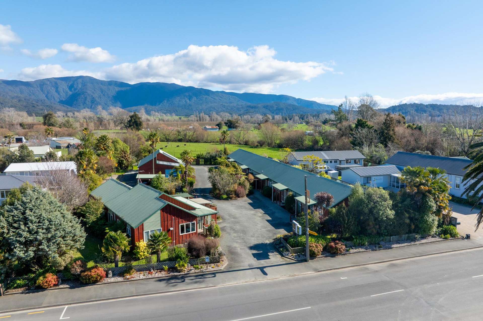 87 Commercial Street Takaka_0