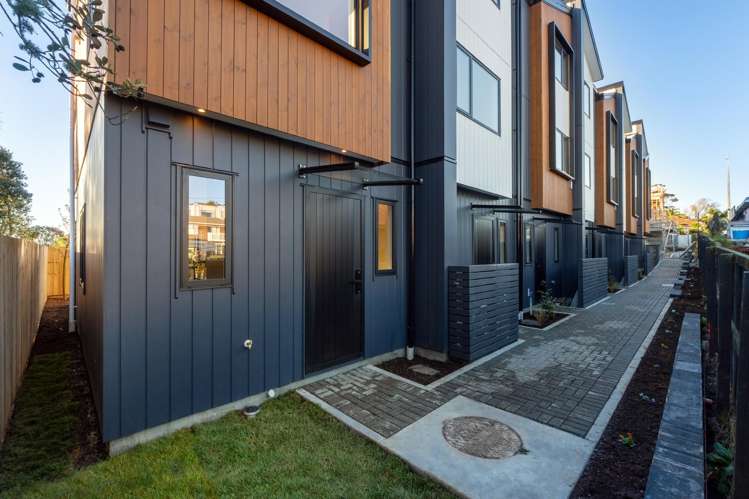 20/163-165 Lake Road_2