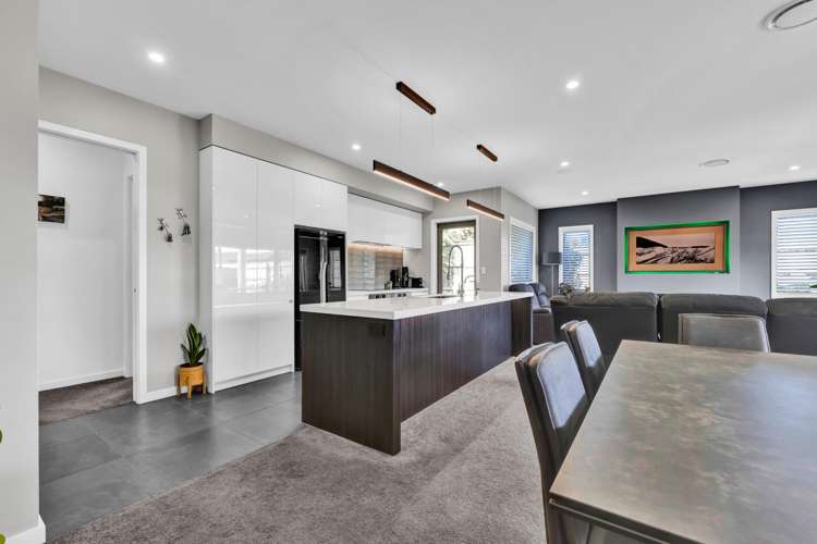 17 Honeyfield Drive Whalers Gate_2