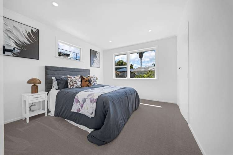 9 Colmar Road Mellons Bay_8