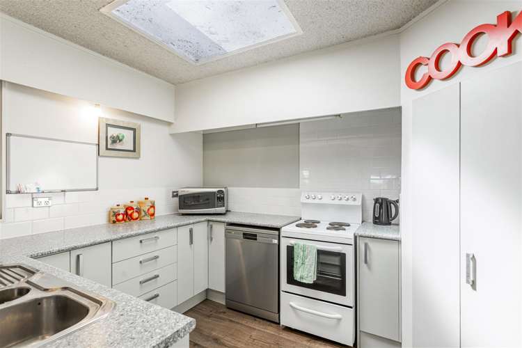 13 Surf Road Stanmore Bay_7