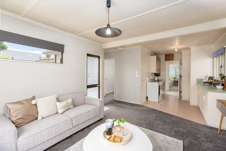 22 Batten Grove The Pines Beach_4